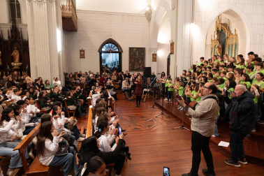 Fotos del XXXVIII Festival Escolar de Villancicos de la Orden del Volatín de Tudela