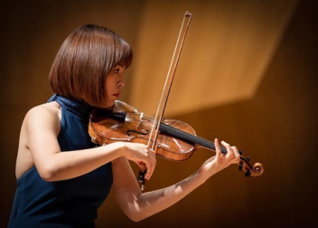 La violinista coreana Jiyoon Lee logró el segundo premio en el Concurso de Violín Pablo Sarasate celebrado en 2011