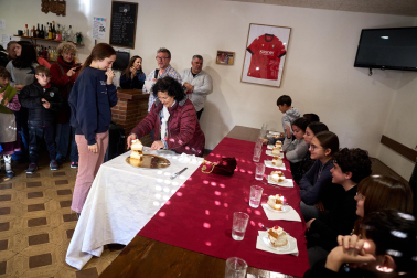 Fotos de la elección de la Reina de la Faba 2026 celebrada este sábado, 20 de diciembre, en Zabalza