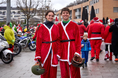Moteros disfrazados de Papá Noel en Mutilva