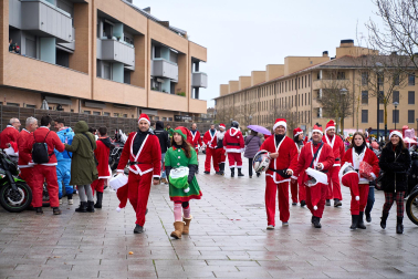 Moteros disfrazados de Papá Noel en Mutilva