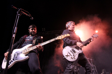 Foto del concierto del grupo de Alfredo Piedrafita (ex de Barricada) en la gira Siempre Barricada en Tudela
