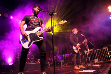 Foto del concierto del grupo de Alfredo Piedrafita (ex de Barricada) en la gira Siempre Barricada en Tudela