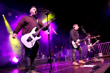 Foto del concierto del grupo de Alfredo Piedrafita (ex de Barricada) en la gira Siempre Barricada en Tudela