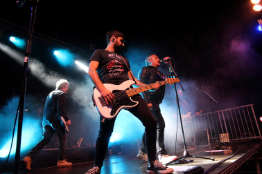 Foto del concierto del grupo de Alfredo Piedrafita (ex de Barricada) en la gira Siempre Barricada en Tudela