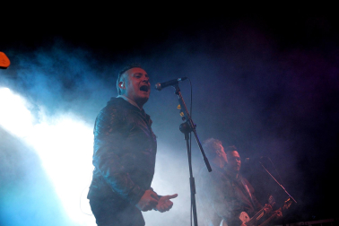 Foto del concierto del grupo de Alfredo Piedrafita (ex de Barricada) en la gira Siempre Barricada en Tudela
