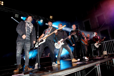 Foto del concierto del grupo de Alfredo Piedrafita (ex de Barricada) en la gira Siempre Barricada en Tudela