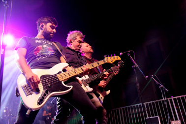 Foto del concierto del grupo de Alfredo Piedrafita (ex de Barricada) en la gira Siempre Barricada en Tudela