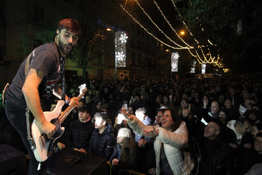 Foto del concierto del grupo de Alfredo Piedrafita (ex de Barricada) en la gira Siempre Barricada en Tudela
