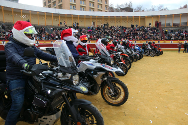 Fotos del recibimiento de Papá Noel en Tudela.