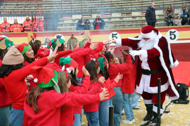 Fotos del recibimiento de Papá Noel en Tudela.