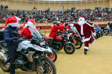 Fotos del recibimiento de Papá Noel en Tudela.