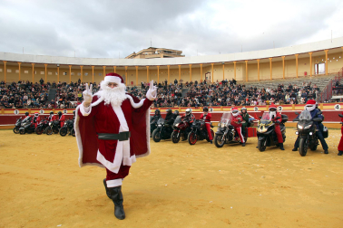 Fotos del recibimiento de Papá Noel en Tudela.
