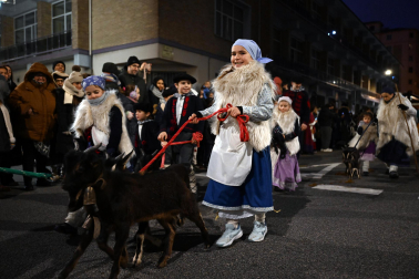 Miles de pamploneses y pamplonesas disfrutaron con la comitiva del Olentzero este miércoles, 24 de diciembre