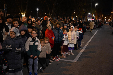 Miles de pamploneses y pamplonesas disfrutaron con la comitiva del Olentzero este miércoles, 24 de diciembre
