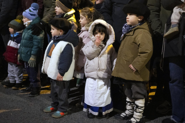 Miles de pamploneses y pamplonesas disfrutaron con la comitiva del Olentzero este miércoles, 24 de diciembre