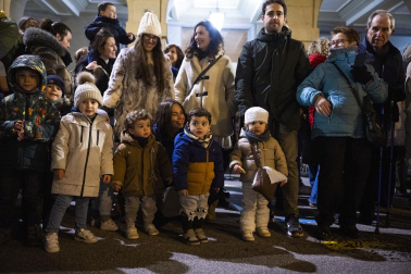 Miles de pamploneses y pamplonesas disfrutaron con la comitiva del Olentzero este miércoles, 24 de diciembre