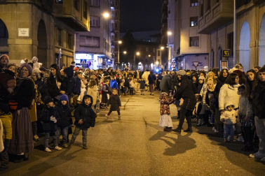 Miles de pamploneses y pamplonesas disfrutaron con la comitiva del Olentzero este miércoles, 24 de diciembre