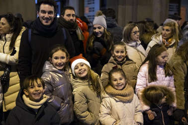 Miles de pamploneses y pamplonesas disfrutaron con la comitiva del Olentzero este miércoles, 24 de diciembre