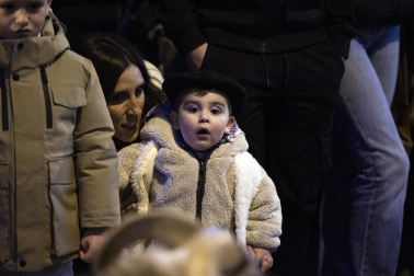 Miles de pamploneses y pamplonesas disfrutaron con la comitiva del Olentzero este miércoles, 24 de diciembre