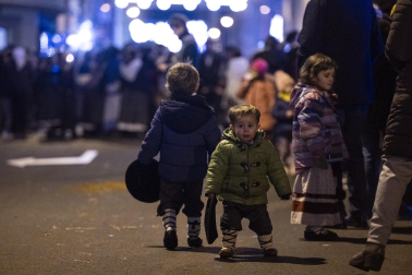 Miles de pamploneses y pamplonesas disfrutaron con la comitiva del Olentzero este miércoles, 24 de diciembre