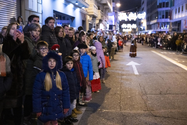 Miles de pamploneses y pamplonesas disfrutaron con la comitiva del Olentzero este miércoles, 24 de diciembre