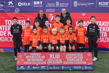 LA PRESENTACIÓN. El equipo está formado por Thiago Fabián, Izan Esain, Markel Alfonso, Adrián Ábrego, Roberto Olóriz, Gabriel Cissokho, Aimar Esparza, Xabier Contreras, Bruno Caballero, Luca Marchal, Lukas Zacheja, Martín Alonso, Unai Pintos, Sira Cissokho y Hendrick Daniel.