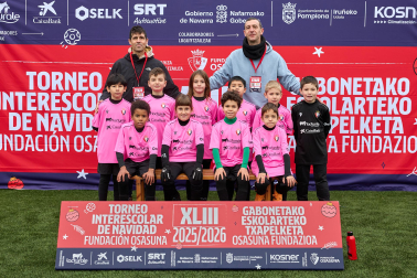 SAN JUAN DE LA CADENA. El equipo lo forman Iker Langarita, Justin de Jesús Córdoba, Marina Fernández, Xabier Pérez de Ciriza, Miguel Vila, Nahuel Calvo, David Gonzalo Carranza, Bera Garro, Oier Calvo, Denis Alexandru, Sofía Saralegui, Dame Cissokho del Cerro, David Semeniuk, Joaquín Fernando Javier Quiroz.