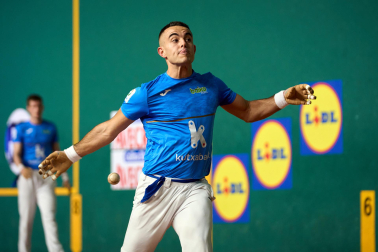 Fotos del partido del Campeonato de Parejas entre Etxeberria-Rezusta y Larrazabal-Mariezkurrena