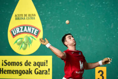 Fotos del partido del Campeonato de Parejas entre Etxeberria-Rezusta y Larrazabal-Mariezkurrena
