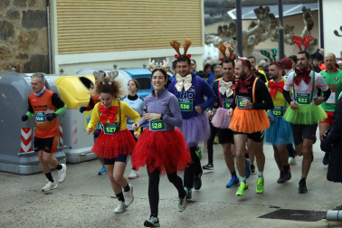 Participantes en la I Carrera de los Inocentes en Ayegui celebrada este domingo,  28 de diciembre