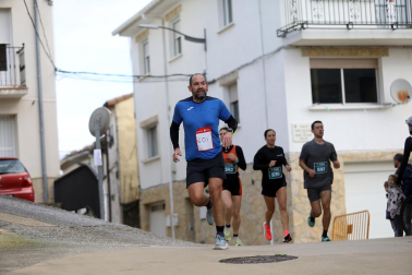 Participantes en la I Carrera de los Inocentes en Ayegui celebrada este domingo,  28 de diciembre