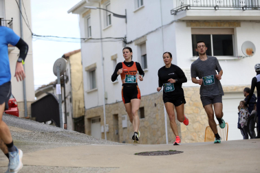 Participantes en la I Carrera de los Inocentes en Ayegui celebrada este domingo,  28 de diciembre