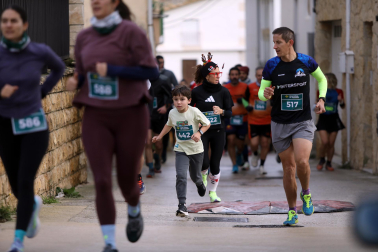 Participantes en la I Carrera de los Inocentes en Ayegui celebrada este domingo,  28 de diciembre