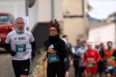 Participantes en la I Carrera de los Inocentes en Ayegui celebrada este domingo,  28 de diciembre
