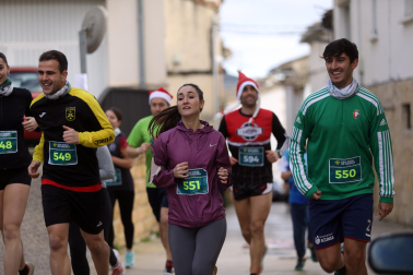 Participantes en la I Carrera de los Inocentes en Ayegui celebrada este domingo,  28 de diciembre