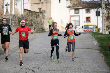 Participantes en la I Carrera de los Inocentes en Ayegui celebrada este domingo,  28 de diciembre