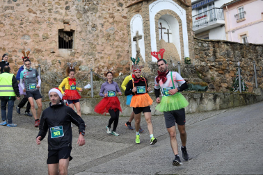 Participantes en la I Carrera de los Inocentes en Ayegui celebrada este domingo,  28 de diciembre