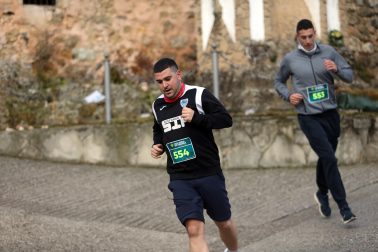 Participantes en la I Carrera de los Inocentes en Ayegui celebrada este domingo,  28 de diciembre