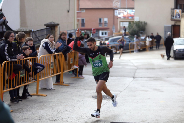 Participantes en la I Carrera de los Inocentes en Ayegui celebrada este domingo,  28 de diciembre
