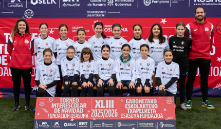 LARRAONA CLARET. El equipo lo forman Irune Soto, Nerea Soto, Irati Arruabarrena, Lia Valentina Grijalva, Irati Irurzun, Leire Gallo, Noa Sánchez, Aitana Regolf, Leyre Sagüés, Cayetana Basterra, Paula Ramírez, Irati Iturre, Saioa Cía, Ane Sánchez, Ainara Lecumberri, Naroa Jadraque.