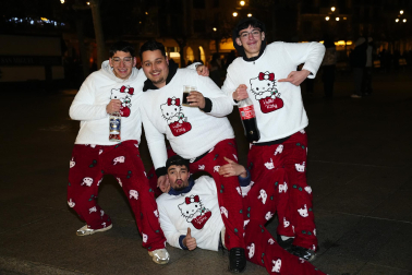 Foto de los disfraces de Nochevieja 2025 en Pamplona: ¡bienvenido, 2026!
