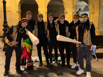 Foto de los disfraces de Nochevieja 2025 en Pamplona.