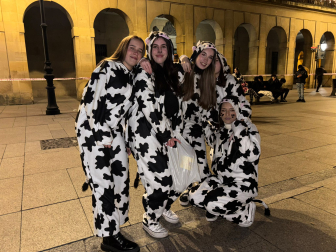 Foto de los disfraces de Nochevieja 2025 en Pamplona.