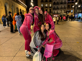 Foto de los disfraces de Nochevieja 2025 en Pamplona.