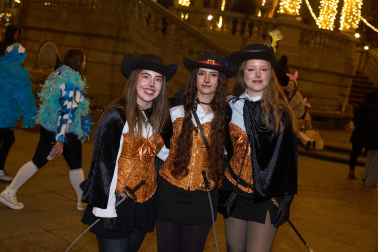 Fotos de los disfraces de Nochevieja 2025 en Pamplona.