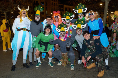 Fotos de los disfraces de Nochevieja 2025 en Pamplona.