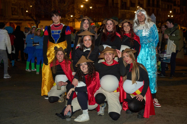 Fotos de los disfraces de Nochevieja 2025 en Pamplona.