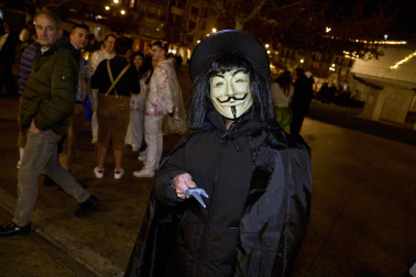 Fotos de los disfraces de Nochevieja 2025 en Pamplona.