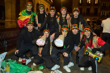 Fotos de los disfraces de Nochevieja 2025 en Pamplona.